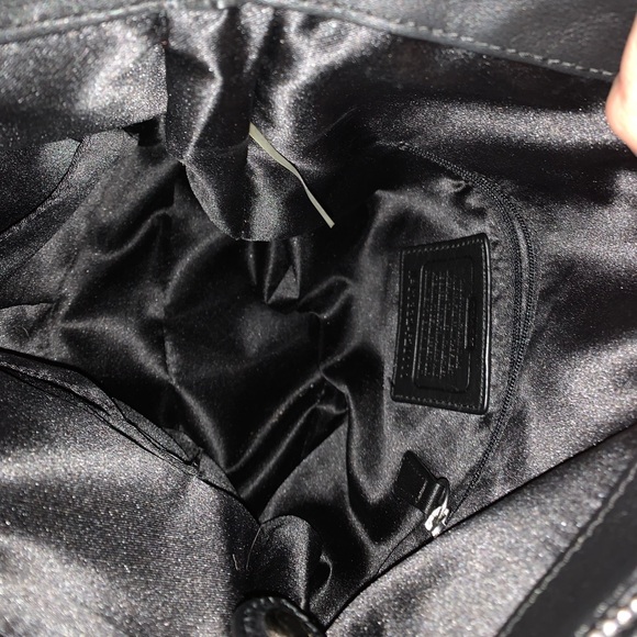 Coach signature brand new zip up detachable strap - Picture 7 of 8